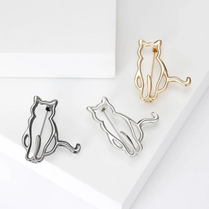 Korean Style Minimalist Smooth Cat Shape Brooch Alloy Animal Pin Versatile Clothes Decoration Accessory Women Jewelry