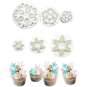 3pcs set of snowflake plungers for baking cookies and decorating cupcakes in three sizes