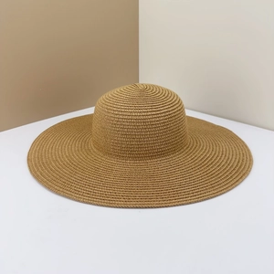 Classico cappello da sole in paglia intrecciata marrone naturale a tesa larga