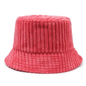 Cappello da pescatore rosa in velluto a coste larghe con caldo tessuto termico