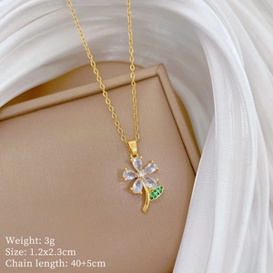 Detail view of flower necklace with size 1.2x2.3cm and chain length 40+5cm specifications