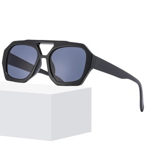 Geometric Oversized Sunglasses Men Women Retro Square PC Frame UV400 Protection Trendy Eyewear Fashion