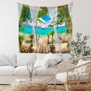 Détail d'une tapisserie de plage tropicale montrant palmiers et voilier sur un mur