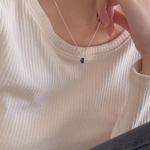 Minimalist 925 sterling silver necklace with an elegant black oval gemstone pendant