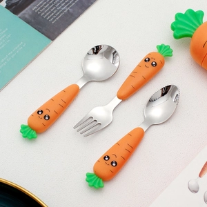 Cute carrot-shaped stainless steel spoon and fork set for children's feeding
