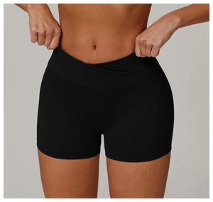 Detailansicht der schwarzen Yoga-Shorts mit hoher Taille und V-förmigem gekreuztem Bunddesign