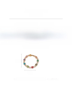 Dettaglio del bracciale tennis con zirconi colorati e specifiche delle dimensioni