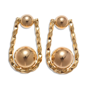 Pendientes modernos en forma de U chapados en oro de 18K con esferas metálicas pulidas