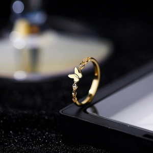Polished S925 silver woven butterfly ring with sparkling zircons in 18K gold finish