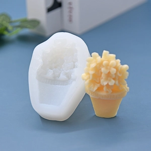 Detailed silicone mold and finished flower pot cake topper with Geranium lettering
