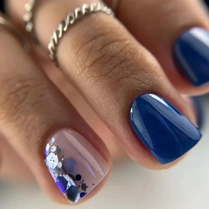 Blue glitter gradient press-on nails in short square shape with glossy finish