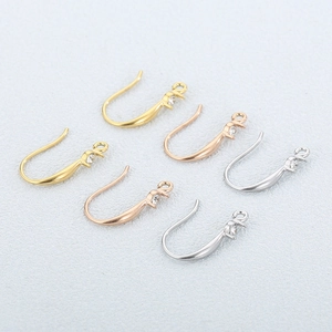 Details zu Fischhaken-Ohrringen in Gold, Roségold und Silber mit funkelndem Zirkon