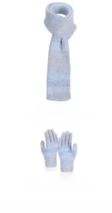 Dettagli della sciarpa in maglia sfumata blu e guanti touchscreen per protezione invernale