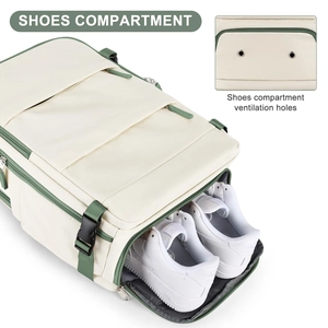 Detalle de mochila de viaje grande con un compartimento para zapatos ventilado
