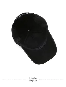 Innenansicht der Winter-Baseballkappe mit hochwertigen Nähten und warmem Thermofutter