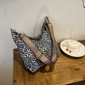 Leopard Print Tote Bag Nylon Fabric Wide Adjustable Strap Zipper Shoulder Crossbody Handbag Retro Fashion For Women