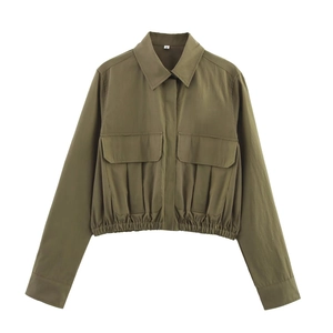 Women's army green cropped cargo jacket with front flap pockets and elastic hem