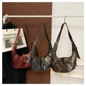 Borsa Hobo Vintage In Pelle PU Grande Capacità Rivetti Mezzaluna Borsa A Tracolla Per Donna Moda Retro Pendolare