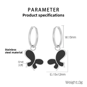 Vista dettagliata di orecchini a farfalla 3D con guscio nero e dimensioni di 15mm larghezza