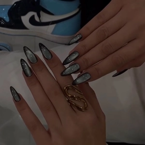 Unghie Finte Press On Effetto Occhio Di Gatto Magnetico Blu Scuro Forma Stiletto Mandorla Brillanti Unghie Per Donne