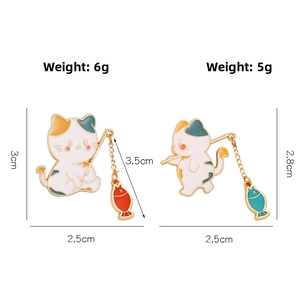 Detailed size guide for cat fishing pins showing heights and weights of the enamel badges