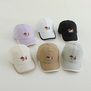 Multiple colors of children's baseball caps with cute cartoon dog embroidery