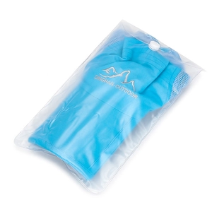 Foldable quick-dry outdoor hat in blue retail packaging with mountain logo and snap bag