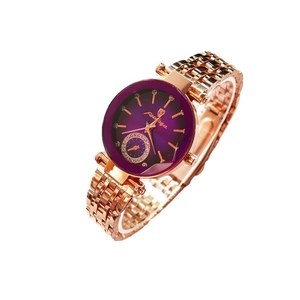 Montre élégante pour femme en or rose avec cadran violet dégradé et index en cristal