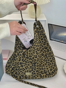 Women Leopard Print Canvas Shoulder Bag Large Capacity Hobo Tote Handbag Casual Street Style Versatile Travel Bag