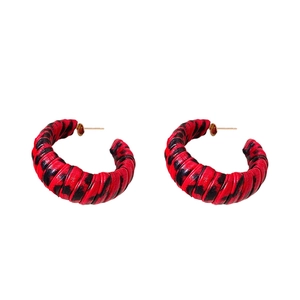 Vintage leopard pattern C-shaped earrings with red and black woven leather texture