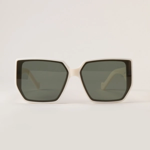 Stylish square oversized sunglasses with white and black contrast frame and dark lenses