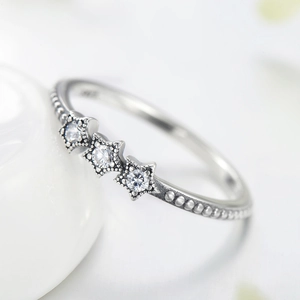 S925 sterling silver ring featuring three sparkling stars and beaded band design
