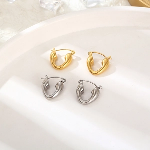French Vintage Titanium Steel Heart Hoop Earrings For Women Luxury Metallic U Shape High End Daily Fashion Jewelry