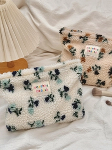Floral Faux Sherpa Makeup Bag Large Capacity Travel Cosmetic Storage Pouch Plush Zipper Organizer For Women