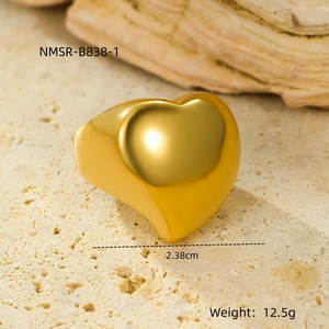 Polished heart-shaped gold ring with 2.38cm width and 12.5g weight specifications