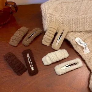 Vintage Plush Furry Hair Clips For Women Girls Fall Winter Hair Accessories Stripe Pattern Snap BB Clips For Daily Hair Styling