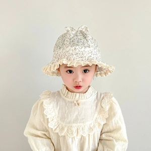 Floral baby sun hat and ruffle dress set for girls with lace trim and vintage style