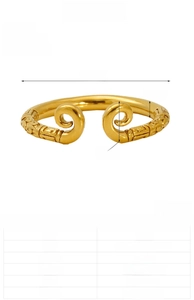 Macro view of gold-plated stainless steel ring with cloud patterns and dimensions