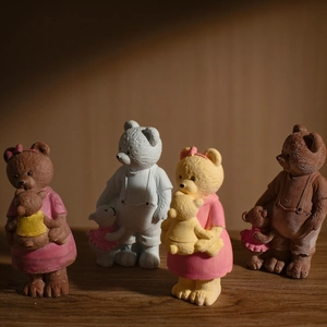 Family bear silicone molds for DIY scented candles and decorative plaster ornaments