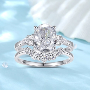 Luxury 925 sterling silver ring set with a 2.5ct oval sparkling moissanite stone