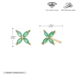 Detail showing gold 925 silver clover earrings with green zircon and size dimensions