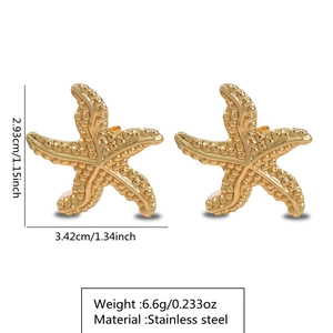 Technical drawing of gold starfish earrings in stainless steel with measurements