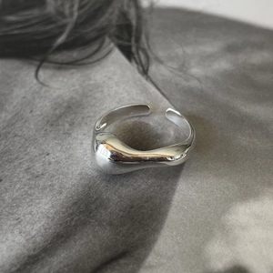 Bague ouverte moderne en argent sterling 925 de forme irrégulière avec fini poli