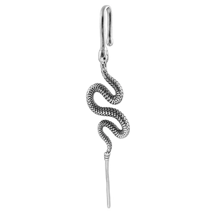 Détail du contour d'oreille serpent gothique en argent antique avec écailles et longue tige