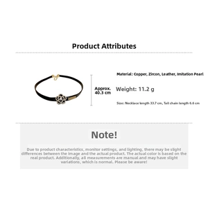 Dimensions détaillées du collier ras du cou en cuir noir avec pendentif camélia