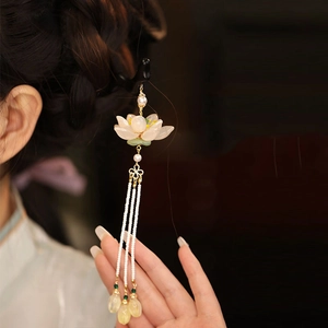 Spilla per capelli classica a loto con nappe di perle bianche e stile in legno di pesco