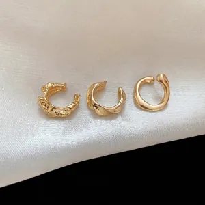 Ensemble de 3 bagues d'oreille dorées irrégulières avec textures martelées et torsadées