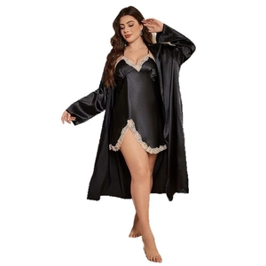 Ensemble de pyjama 2 pièces en satin noir pour femme avec dentelle et peignoir assorti