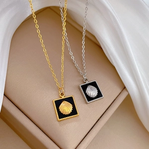 Square Shell Pendant Necklace Titanium Steel Vacuum Gold Plated Minimalist Clavicle Chain Jewelry For Women