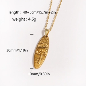Detailed size chart for surfboard pendant necklace with coconut tree and sun engraving